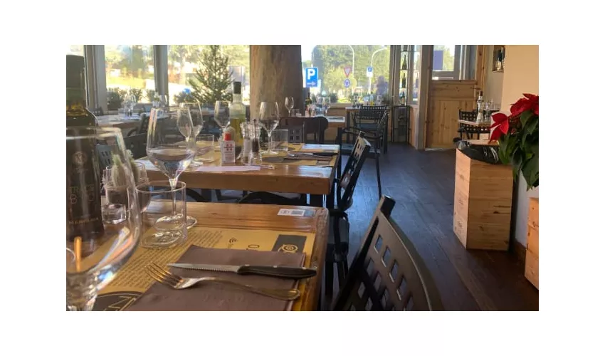 Seven Cafe' Restaurant