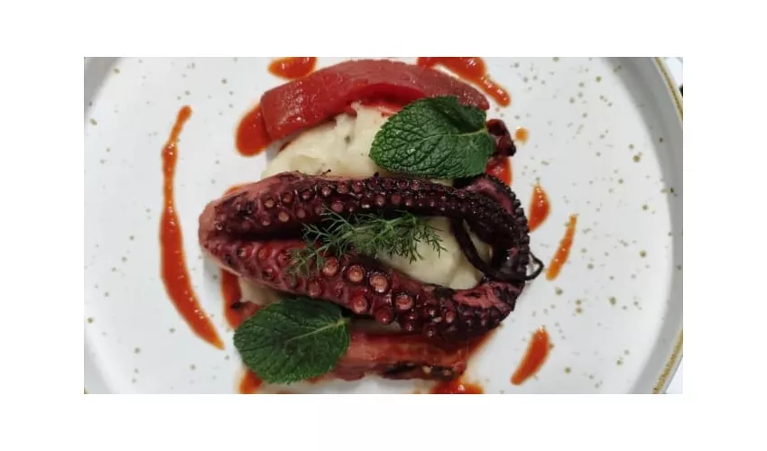 In Piazzetta Food & Drink