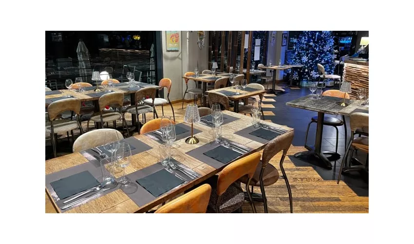 Nimeta Lounge Bar & Restaurant