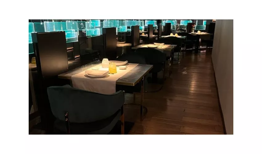 EIMI Lounge Bar