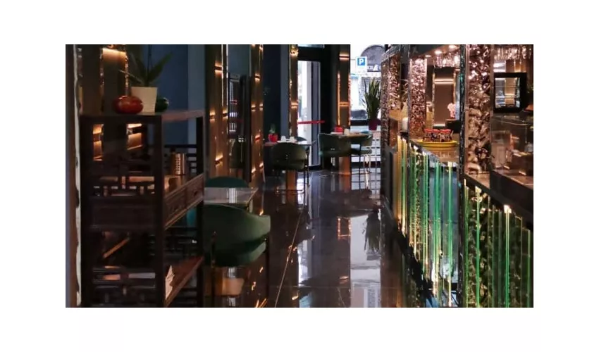 EIMI Lounge Bar