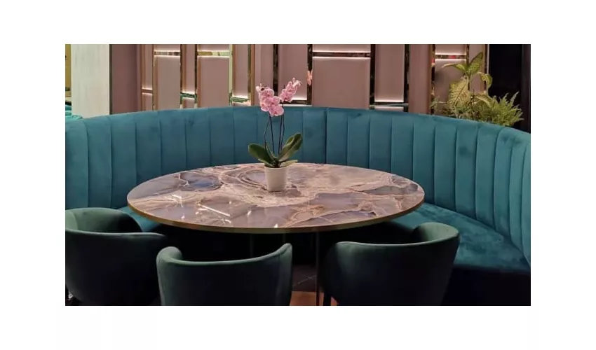 EIMI Lounge Bar
