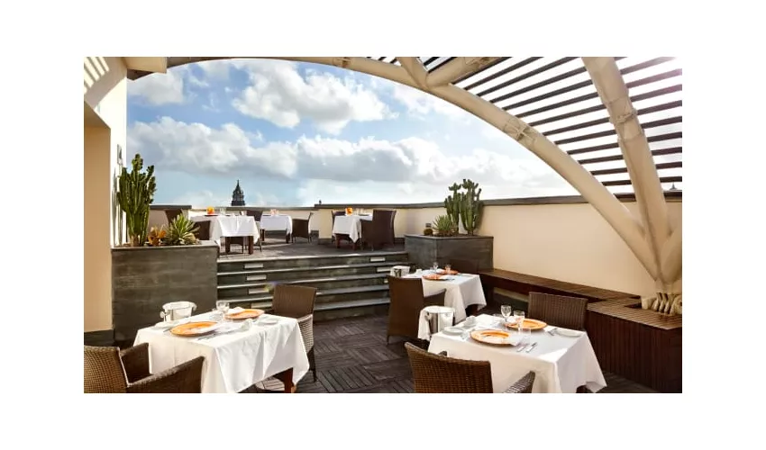 Vesuvio Roof Bar & Restaurant by "UNA cucina"