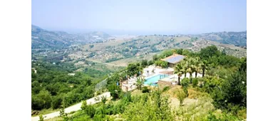 Az. Agrituristica - IL Falco del Cilento -