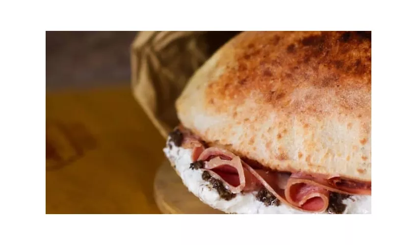 Pizzeria A mano A Mano Asporto e Domicilio