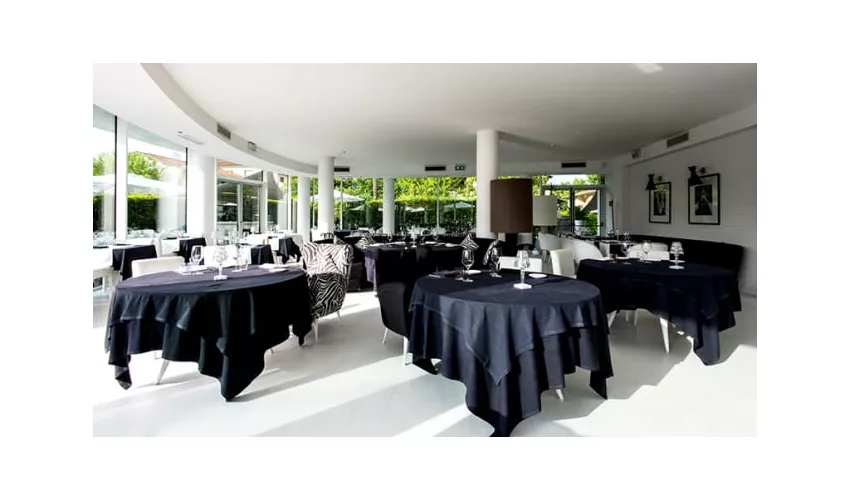 Blanco Lounge Restaurant