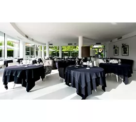 Blanco Lounge Restaurant
