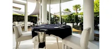 Blanco Lounge Restaurant