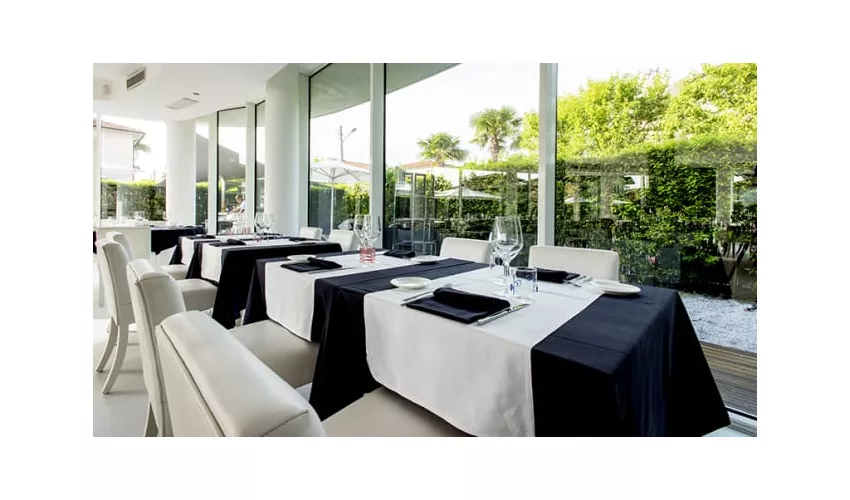 Blanco Lounge Restaurant