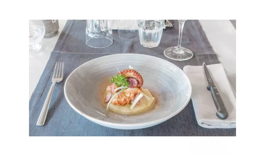 Retro Food & Wine
