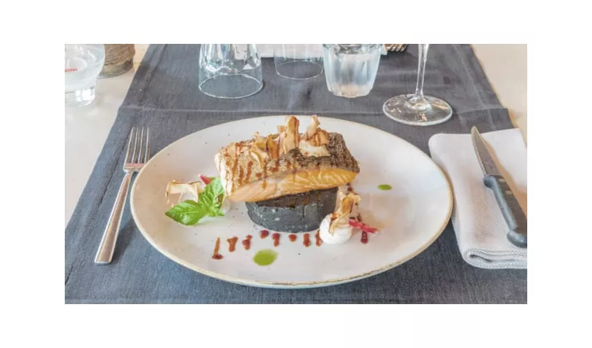 Retro Food & Wine