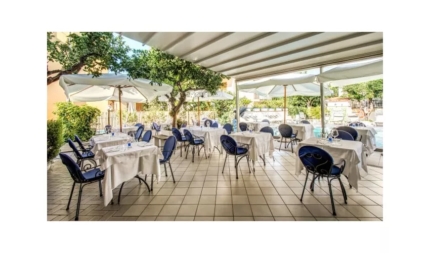 La Bella Ida - poolside restaurant