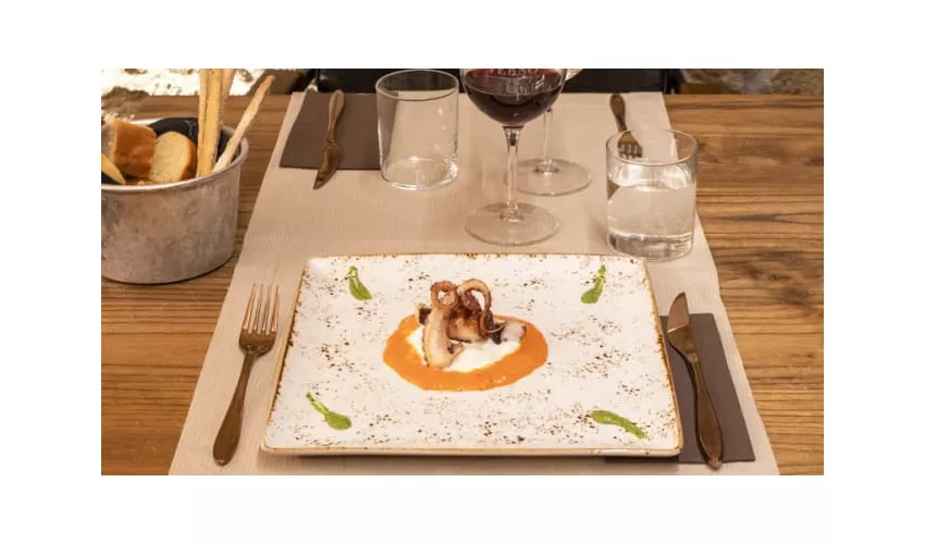 VERSO Eatery & Wine Tales