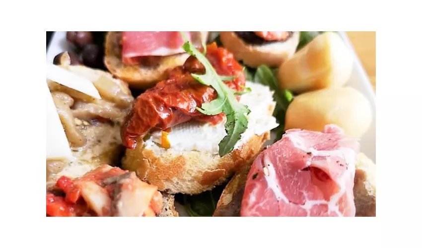 La Strada Del Vino Wine Bistrot