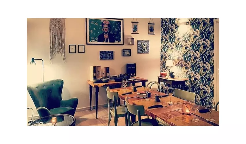 La Strada Del Vino Wine Bistrot