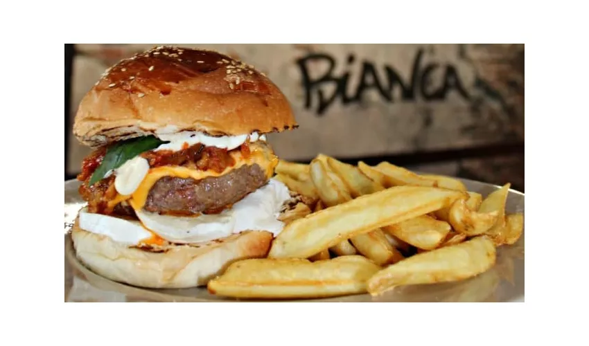 La Mosca Bianca Pizzeria Vineria