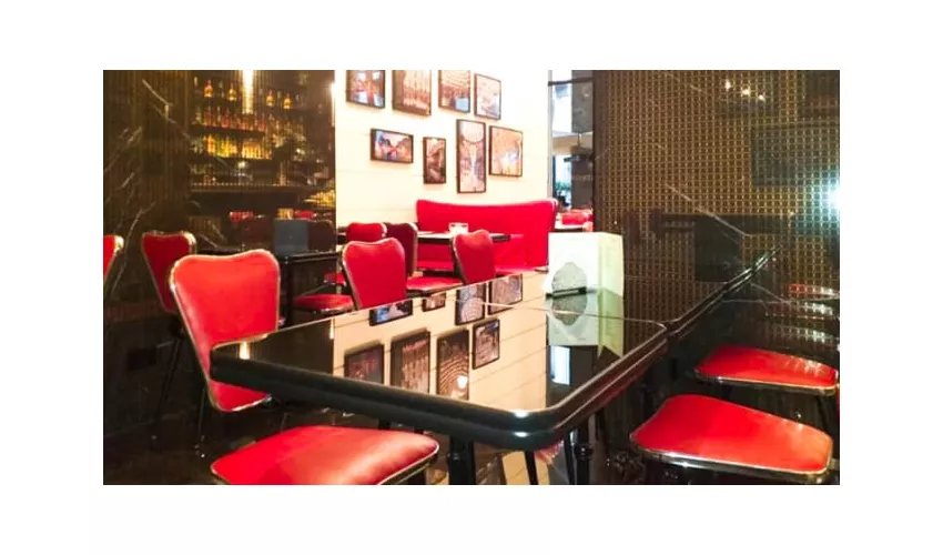 La Locanda del Gatto Rosso Caffe & Bistrot