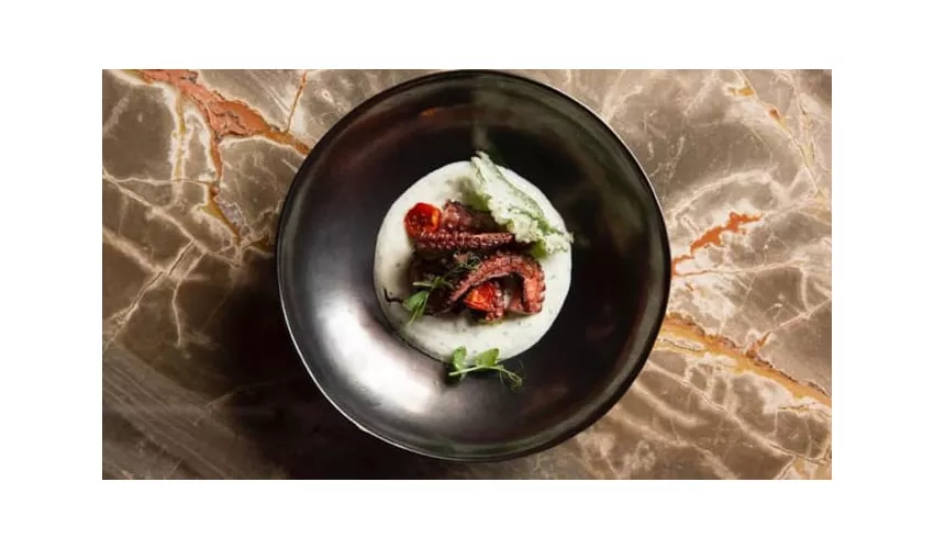Vettor - Ristorante romantico e di design a Bari: sushi, pesce, carne, cucina fusion, piatti gourmet