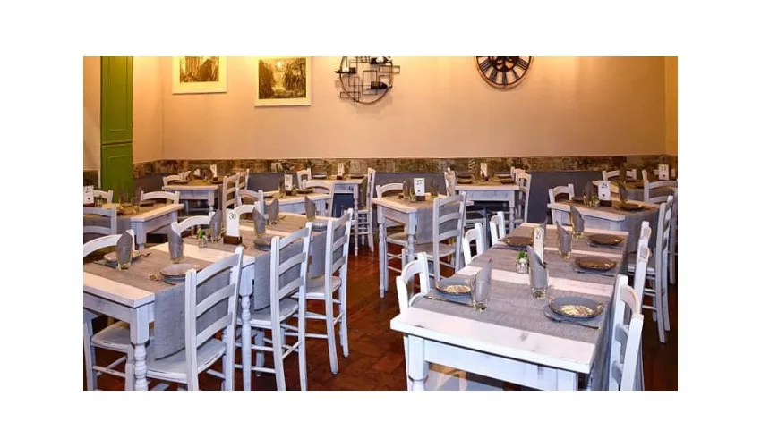 Osteria Mom