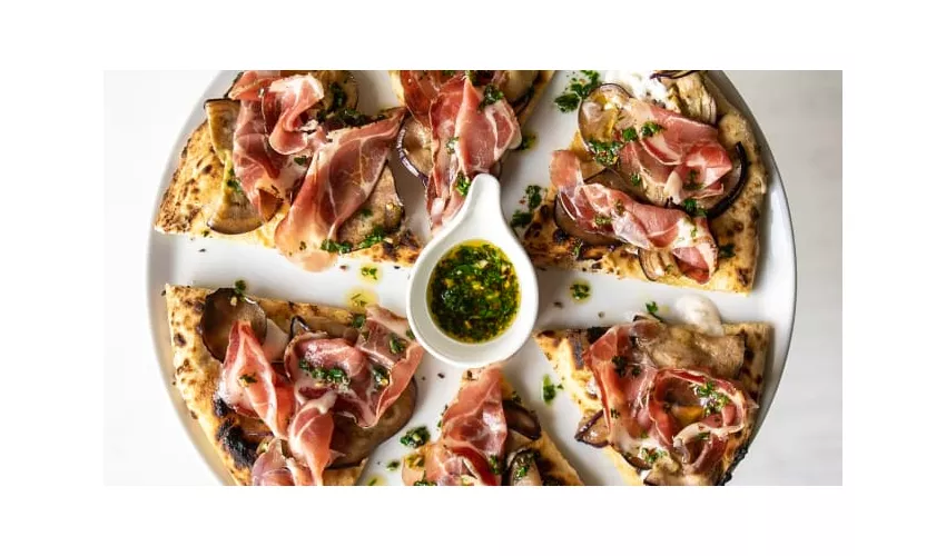 Osteria Mom