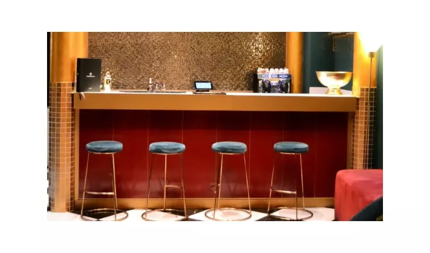 Folie À Deux | Sushi Valmontone