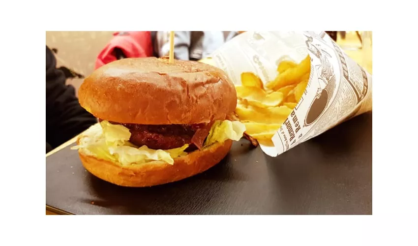 Hall Pub Brasserie - Crema