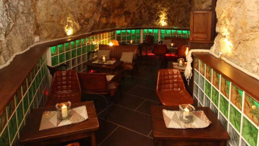 La Caverna Wine Bar