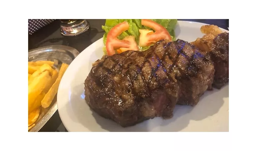 Frisà Bistró