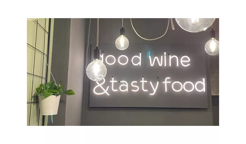WIFO kitchen & bar