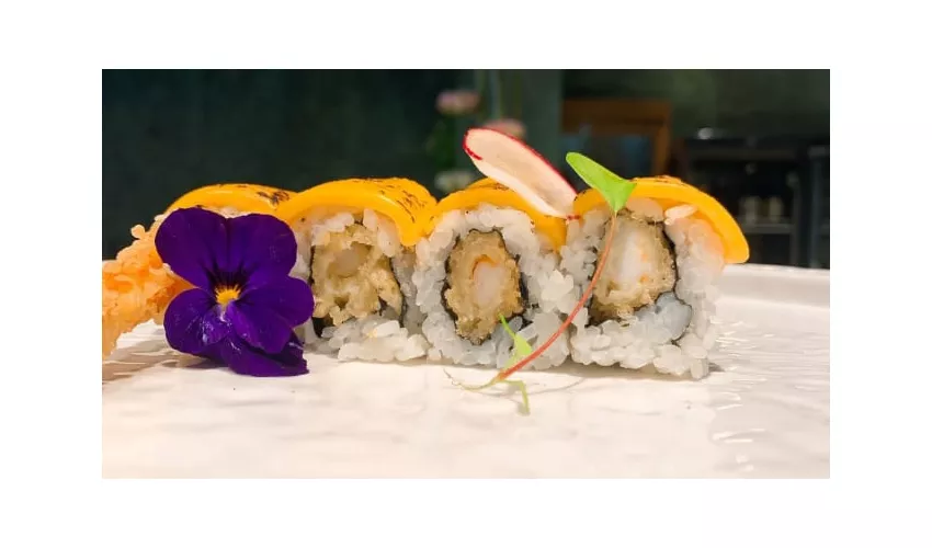 Mikaku sushi