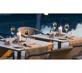 La vela Bar & Restaurant by “UNA cucina”