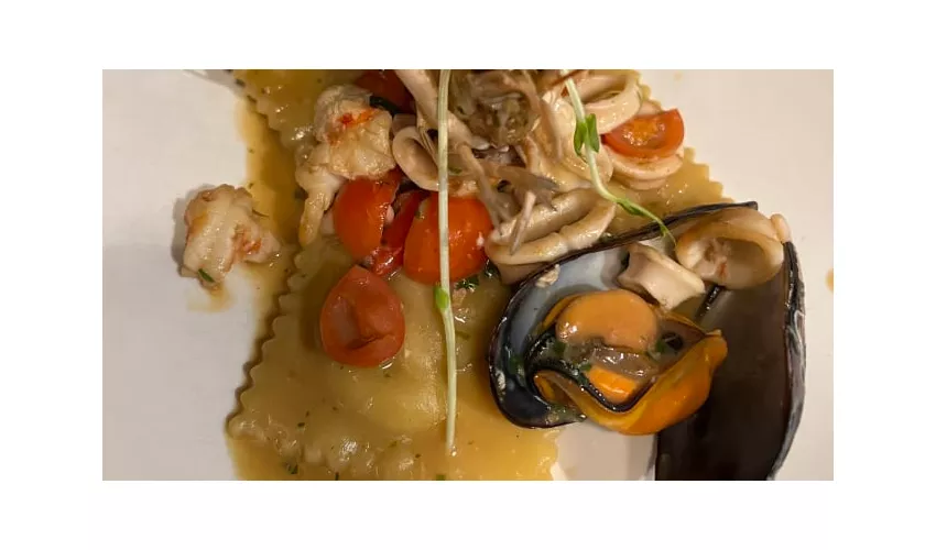 Piccolo Mondo Ristorante Lounge Bar