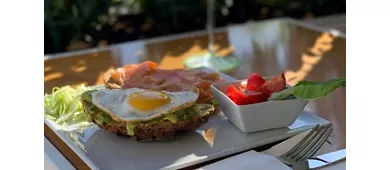 Cafe Novantaquattro Restaurant
