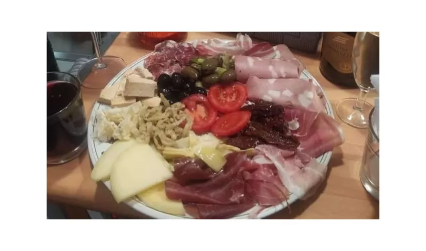 IL KIOSKO BAR STUZZICHERIA SALUMERIA PRODOTTI TIPICI