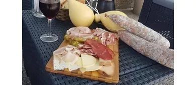 IL KIOSKO BAR STUZZICHERIA SALUMERIA PRODOTTI TIPICI