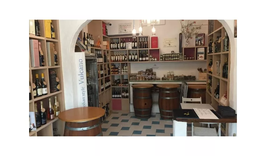 Enoteca Mimmo Paone - Piazza Porto Levante - Vulcano