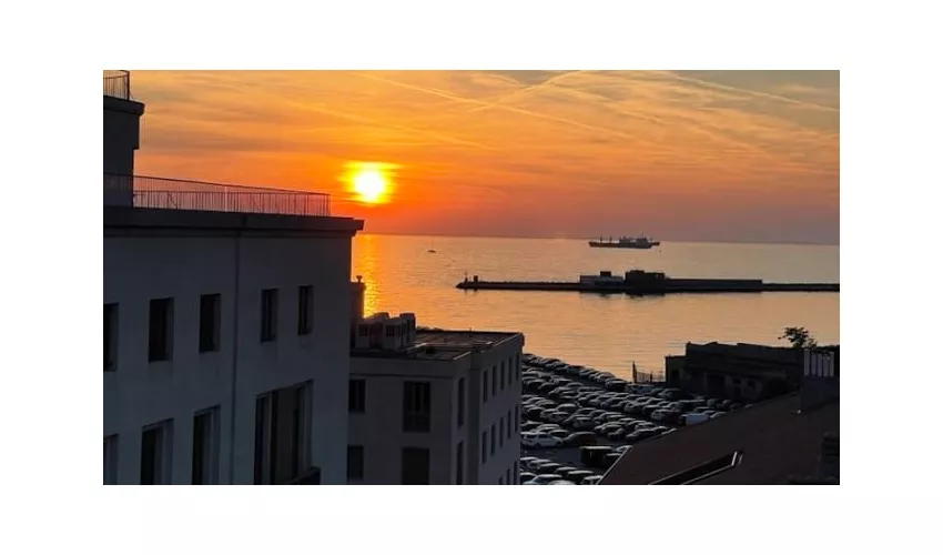7th Rooftop Hotello