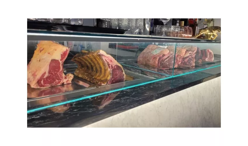 Cri's steakhouse and restaurant