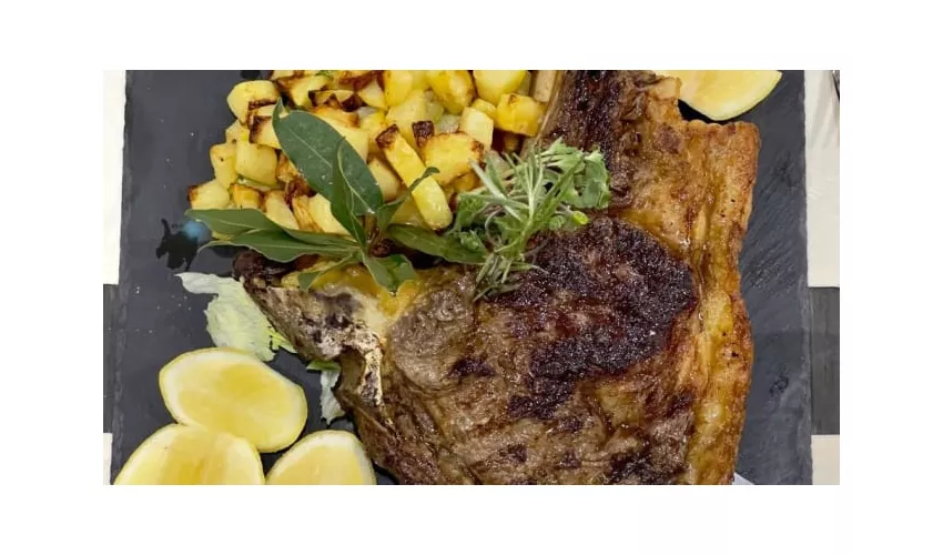Cri's steakhouse and restaurant