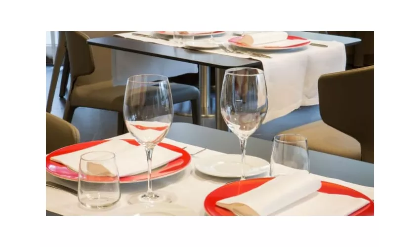Il Bolognese Bar & Restaurant by "UNA cucina"
