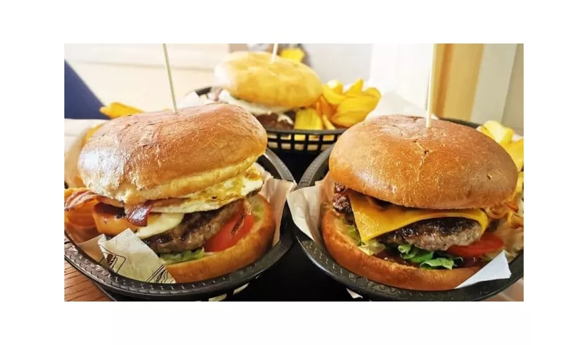 LEO Burger
