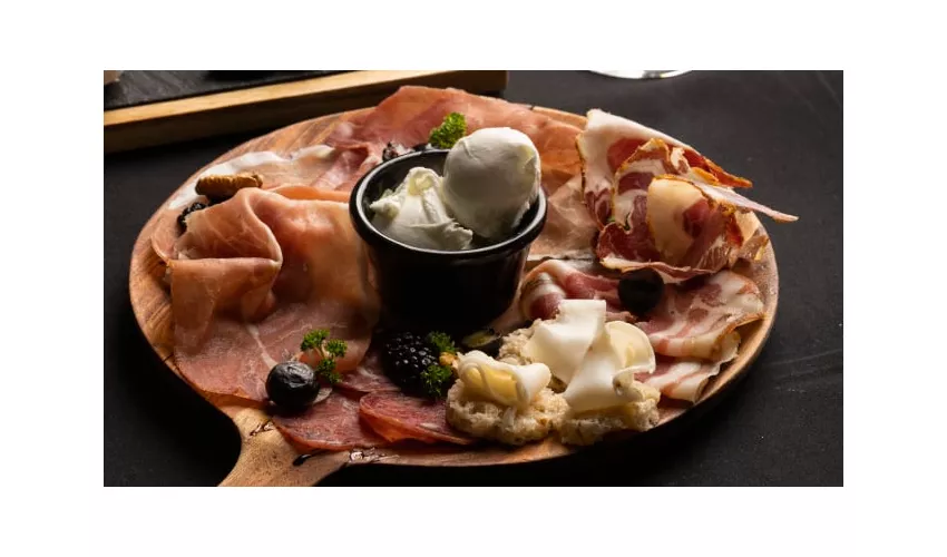 Mont Blank - Lounge e Wine Bar - Bistrot - Pasticceria a Eboli (Salerno)