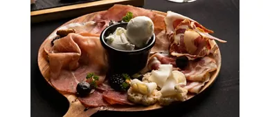 Mont Blank - Lounge e Wine Bar - Bistrot - Pasticceria a Eboli (Salerno)