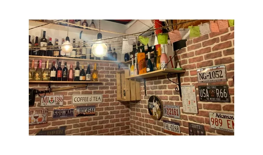 Monaco Enoteca Pub