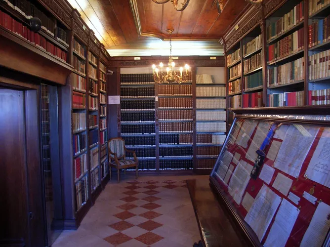 Biblioteca Pubblica Statale Annessa al Monumento Nazionale di Montevergine