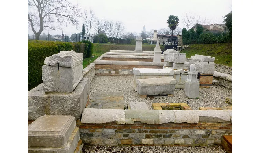 Zone archéologique d'Aquilée - lieu de sépulture romain