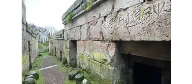 Etruskische Nekropole von Crocifisso del Tufo
