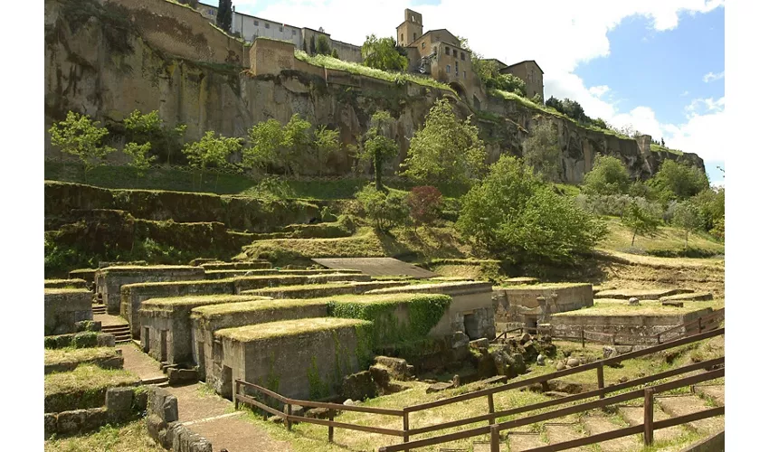 Nécropole étrusque de Crocifisso del Tufo