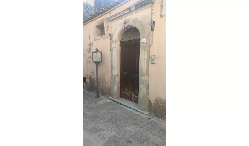 Museo del ricamo e dello sfilato siciliano