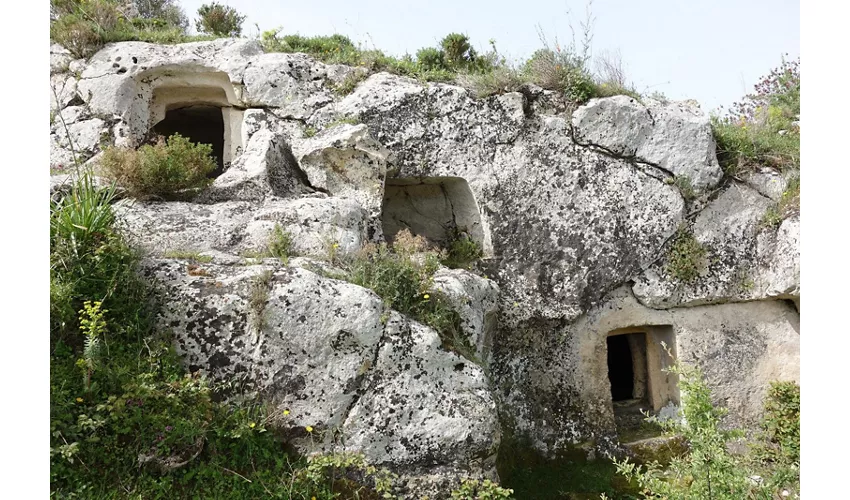Nekropolen von Castelluccio